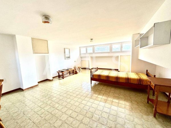 casa indipendente in vendita a Roma in zona Casal Palocco