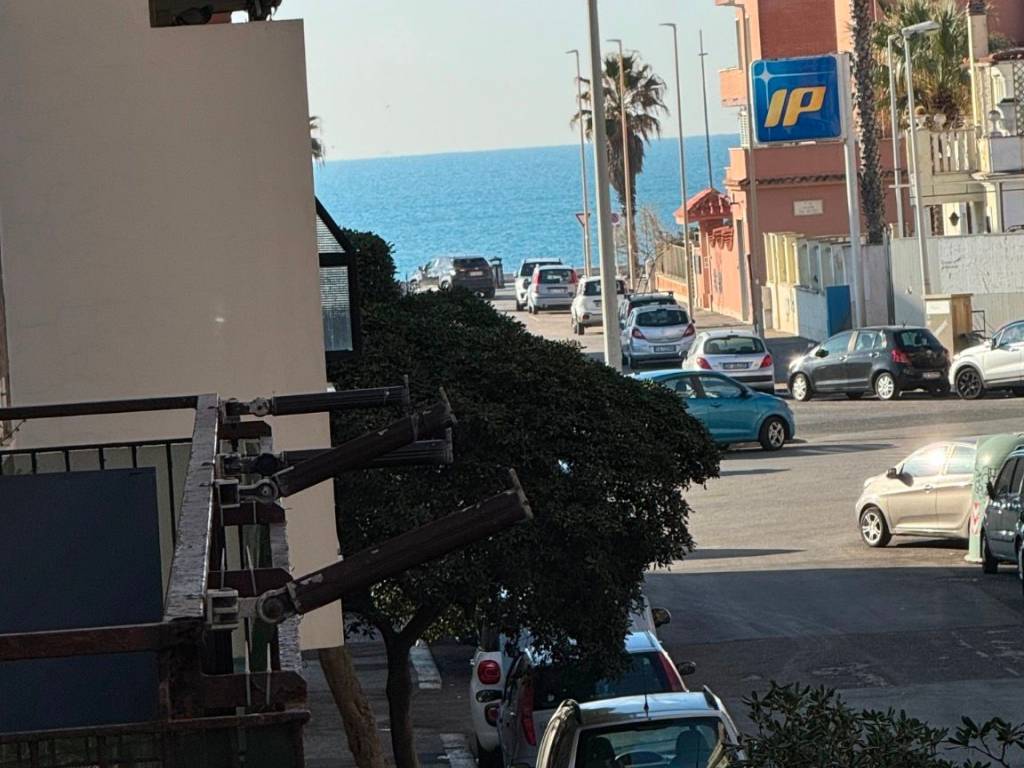 appartamento in vendita a Roma in zona Ostia