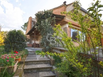 casa indipendente in vendita a Roma