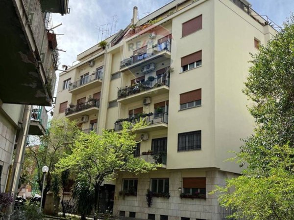 appartamento in vendita a Roma in zona Ardeatino