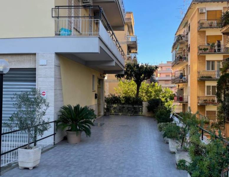 appartamento in vendita a Roma in zona Primavalle