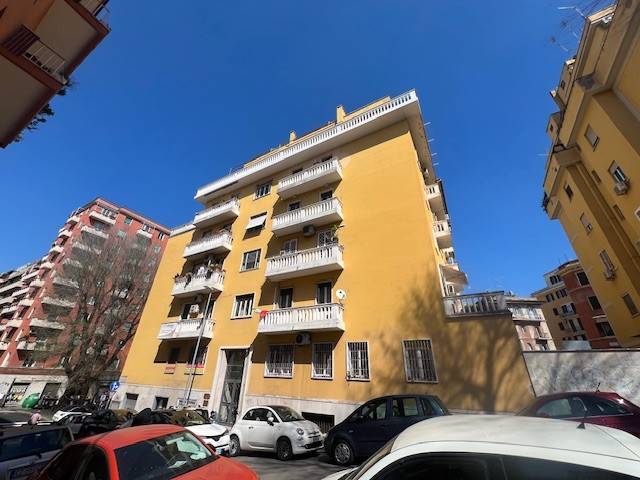 ufficio in vendita a Roma in zona Nomentano
