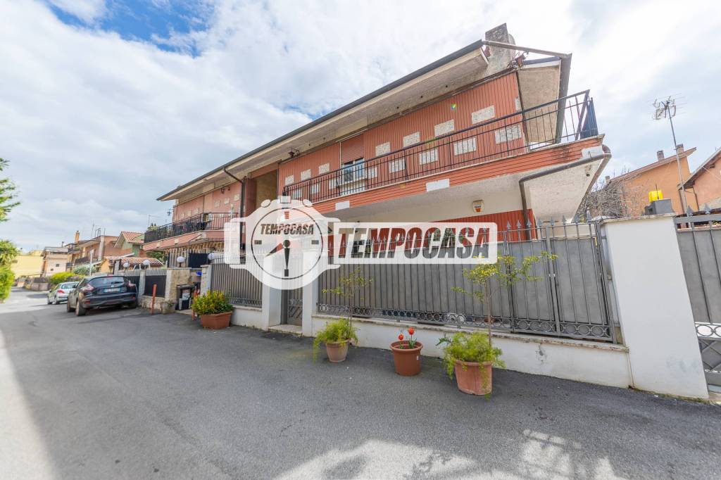 appartamento in vendita a Roma in zona Casal Morena