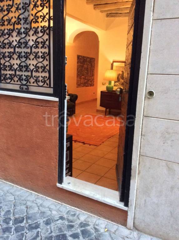 appartamento in vendita a Roma in zona Parione/Sant'Eustachio