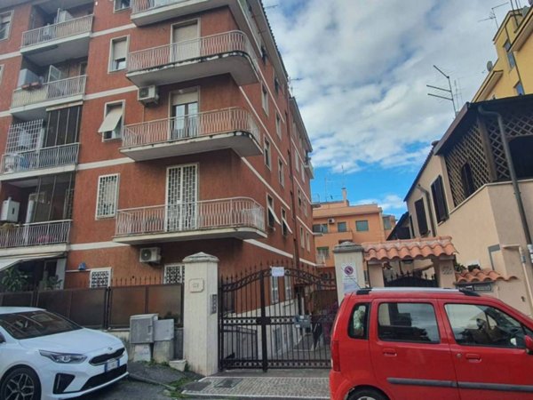 appartamento in vendita a Roma in zona Tuscolano