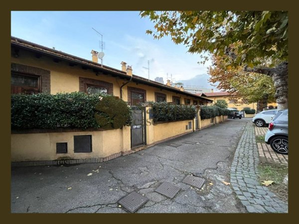 appartamento in vendita a Roma in zona Tor di Quinto