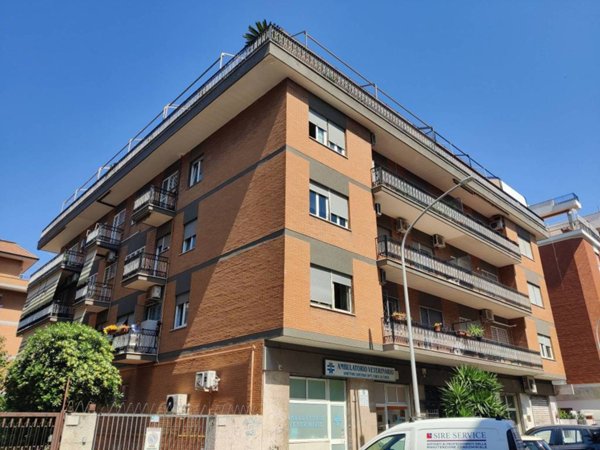 appartamento in vendita a Roma in zona Appio Claudio