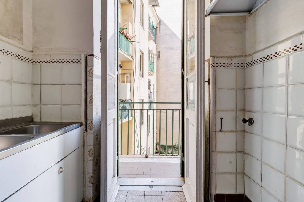 appartamento in vendita a Roma in zona Appio Latino