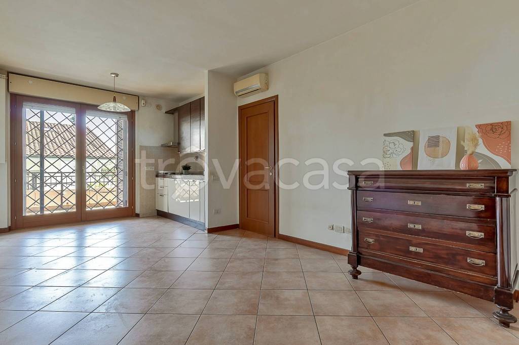 appartamento in vendita a Roma in zona Casal Palocco