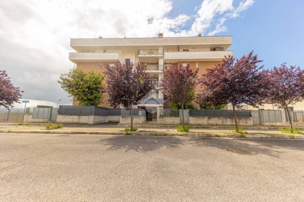 appartamento in vendita a Roma in zona Castelverde