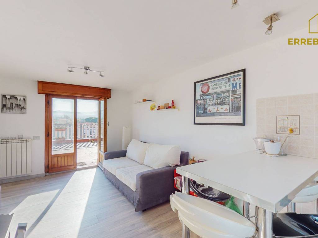 appartamento in vendita a Roma in zona Torre Angela