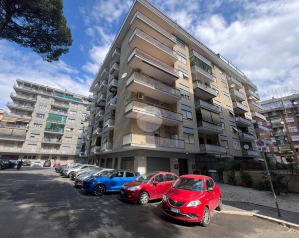 appartamento in vendita a Roma in zona Cinecittà