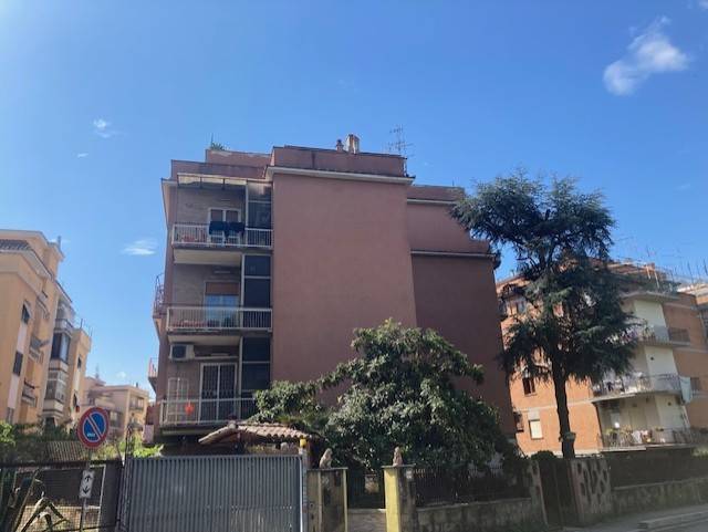 appartamento in vendita a Roma in zona Torre Maura