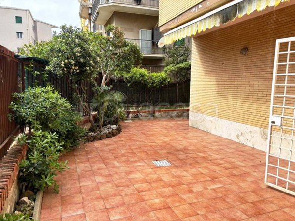 appartamento in vendita a Roma in zona Ostia