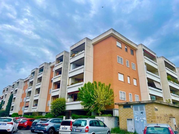 appartamento in vendita a Roma in zona Torre Angela