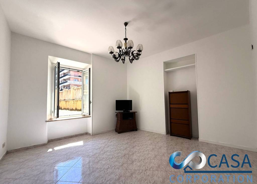 appartamento in vendita a Roma in zona Appio Latino