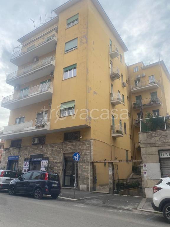 appartamento in vendita a Roma in zona Appio Latino