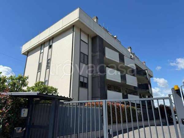 appartamento in vendita a Roma in zona Casalotti
