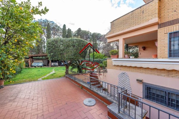 casa indipendente in vendita a Roma in zona Infernetto