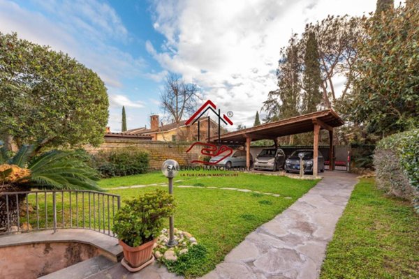 casa indipendente in vendita a Roma in zona Infernetto