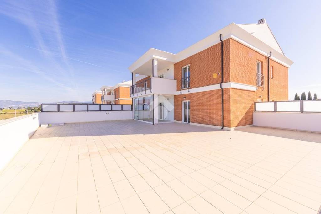 appartamento in vendita a Roma in zona Castelverde