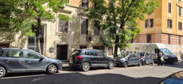 appartamento in vendita a Roma in zona Appio Latino