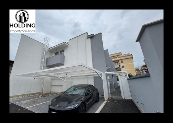 appartamento in vendita a Roma in zona Torre Maura