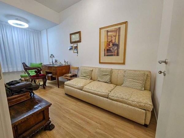 appartamento in vendita a Roma in zona Tomba di Nerone