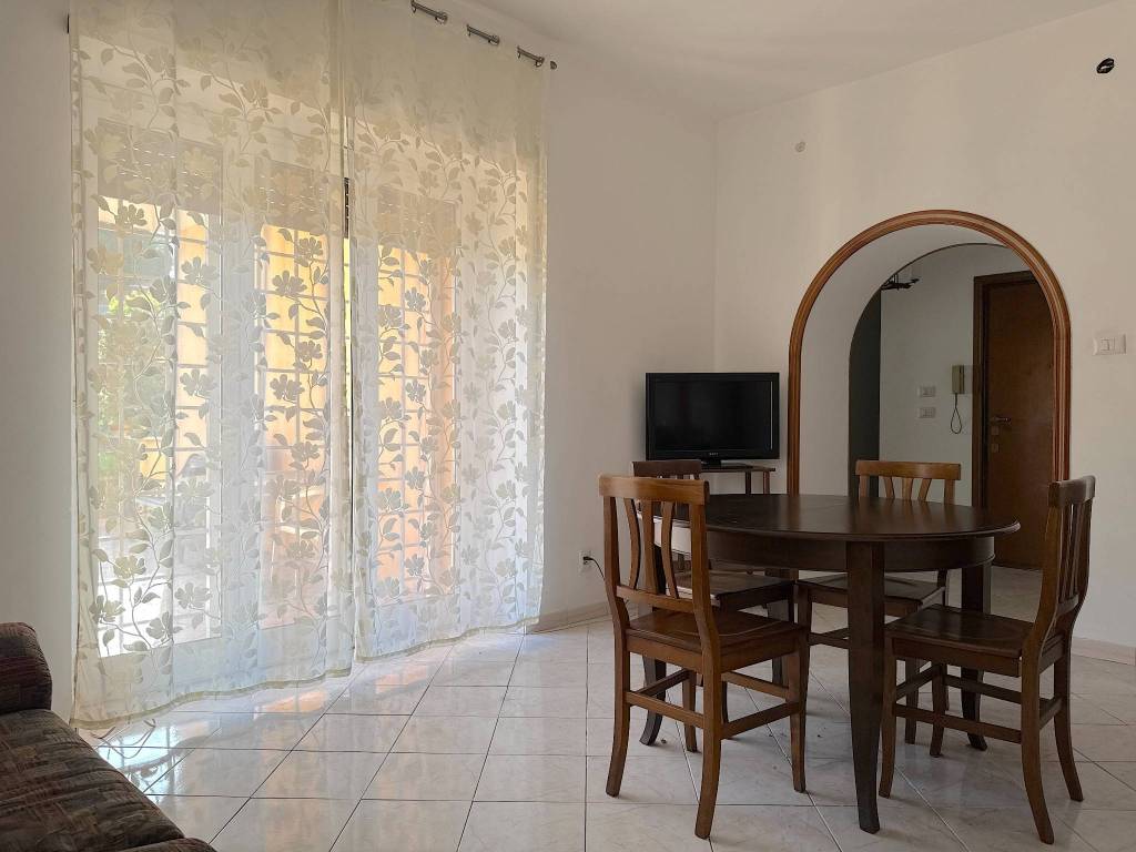 appartamento in vendita a Roma in zona Ostia