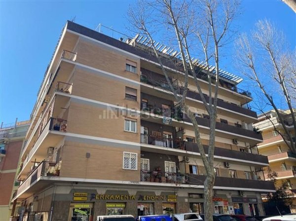appartamento in vendita a Roma in zona Ostia
