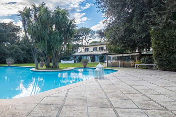 casa indipendente in vendita a Roma