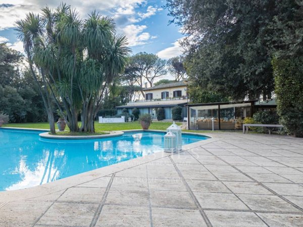 casa indipendente in vendita a Roma