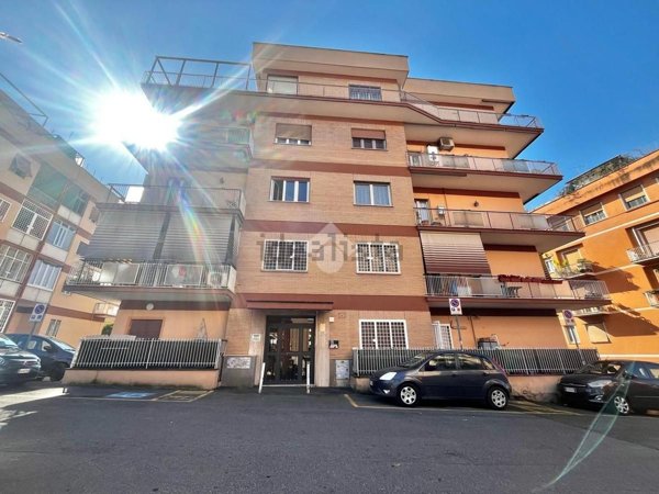 appartamento in vendita a Roma in zona Dragona/Bagnoletto