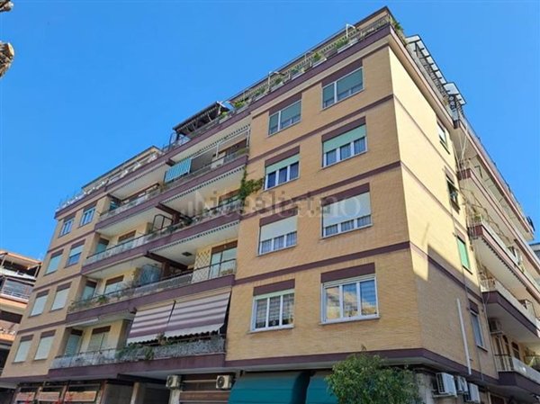 appartamento in vendita a Roma in zona Ostia