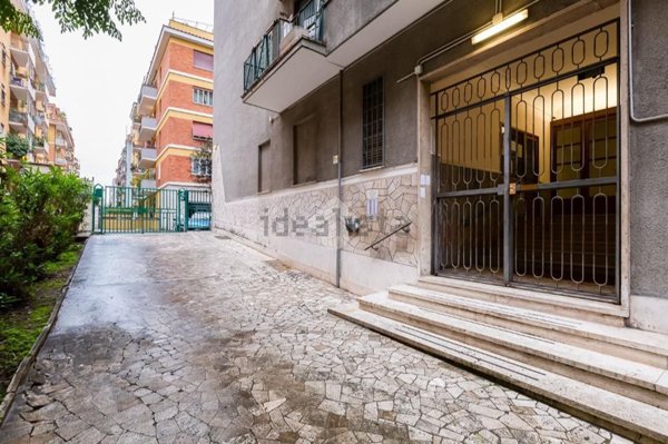 appartamento in vendita a Roma in zona Appio Latino