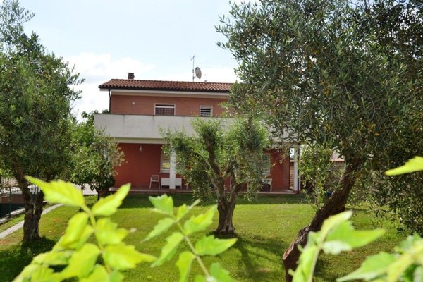 casa indipendente in vendita a Roma in zona Castel di Leva