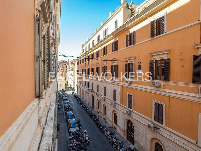 appartamento in vendita a Roma in zona Castro Pretorio