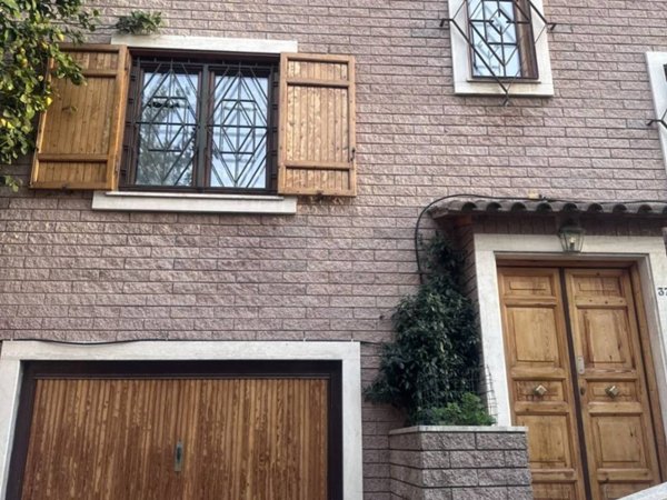 casa indipendente in vendita a Roma in zona Tor di Quinto