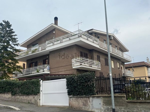 appartamento in vendita a Roma in zona Palmarola