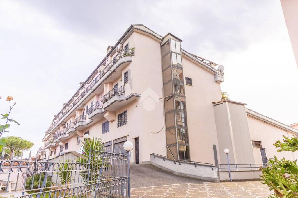casa indipendente in vendita a Roma in zona Borghesiana