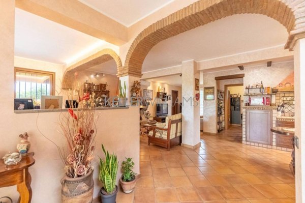 casa indipendente in vendita a Roma in zona Spregamore