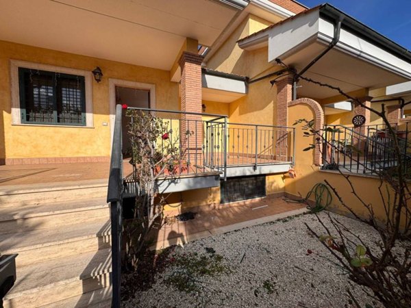 casa indipendente in vendita a Roma in zona Trigoria
