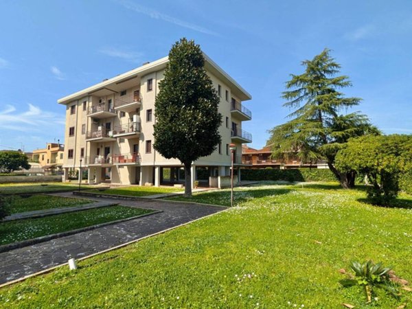 appartamento in vendita a Roma in zona Casal Morena