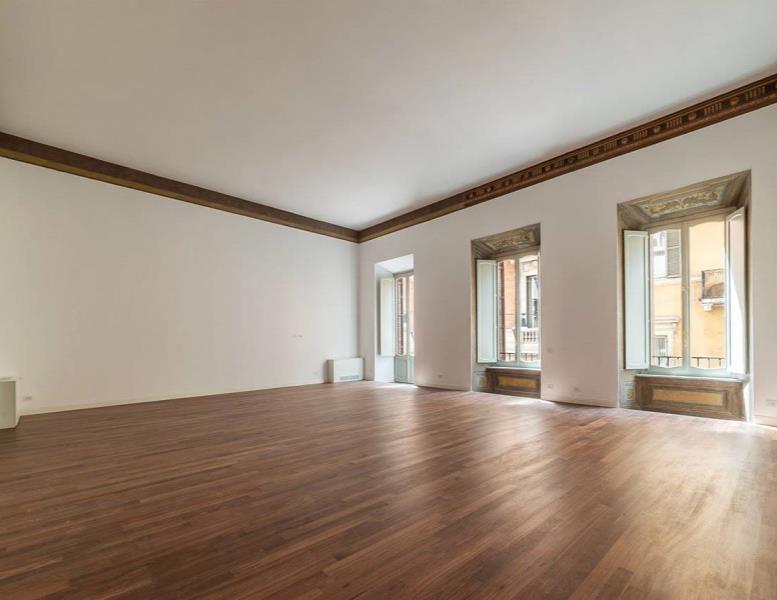 appartamento in vendita a Roma in zona Trevi-Colonna