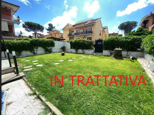 appartamento in vendita a Roma in zona Appio Pignatelli