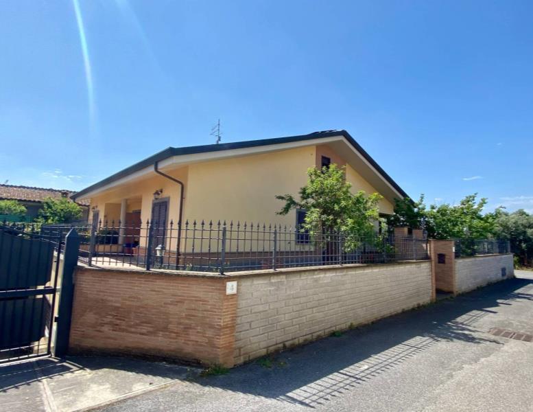 casa indipendente in vendita a Roma in zona Casal Morena