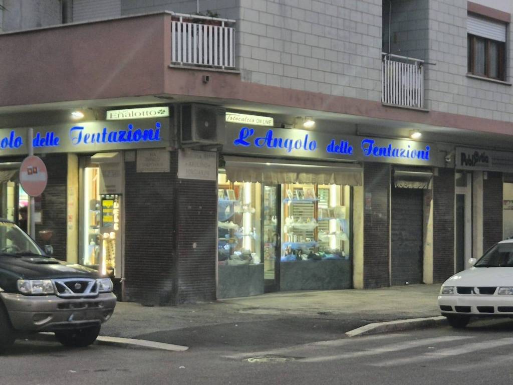 negozio in vendita a Roma in zona Ostia