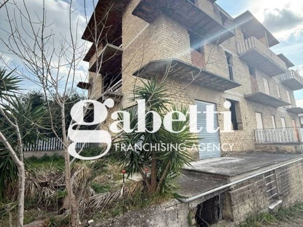 appartamento in vendita a Roma in zona Finocchio