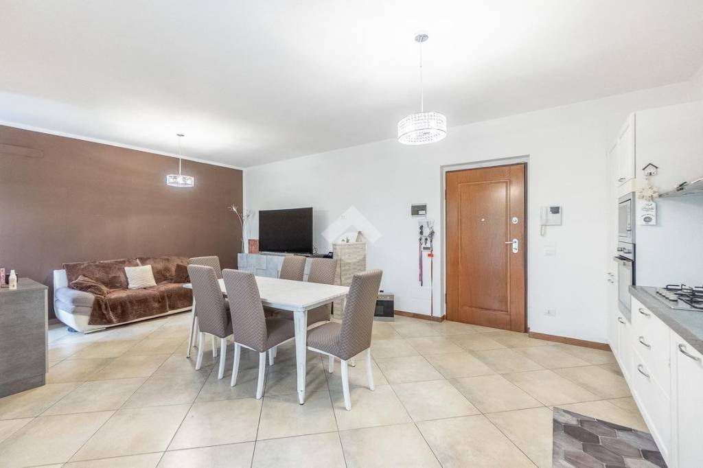 appartamento in vendita a Roma in zona Castelverde
