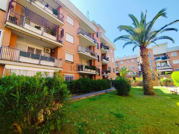 appartamento in vendita a Roma in zona Mostacciano